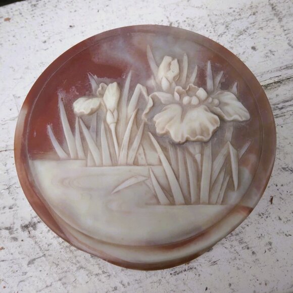 Beautiful Round Vintage Incolay Stone Carved Irises/Orchids Trinket/Jewelry Box - Picture 3 of 11